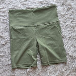 Athleta Ultra High Rise Elation 7" Short Olive
